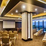 Hotel Amathus 5*