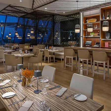 Amathus Szálloda 5*