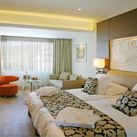 Amathus Szálloda 5*