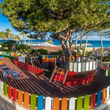 Szálloda Amathus Limassol