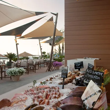 アマタス ビーチ リマソル 5*