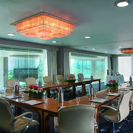 Amathus Szálloda 5*