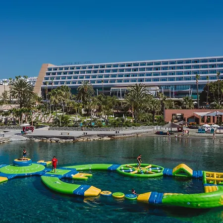 Amathus Szálloda 5*