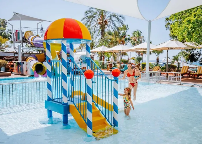 Отель Amathus 5*