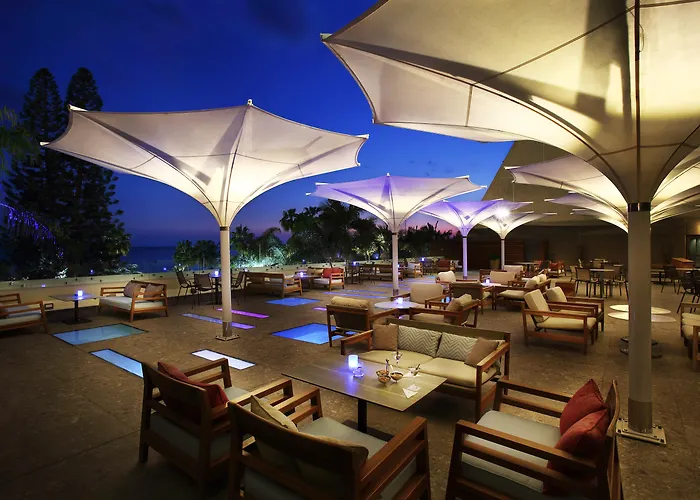 Отель Amathus 5*